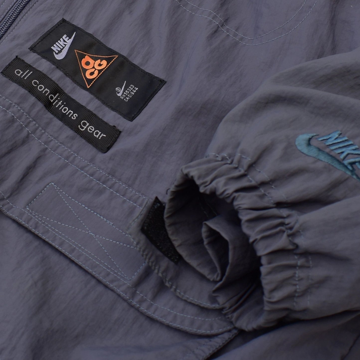 1/1 Nike ACG 90's Nylon & Mesh Oversized Jacket Size Large