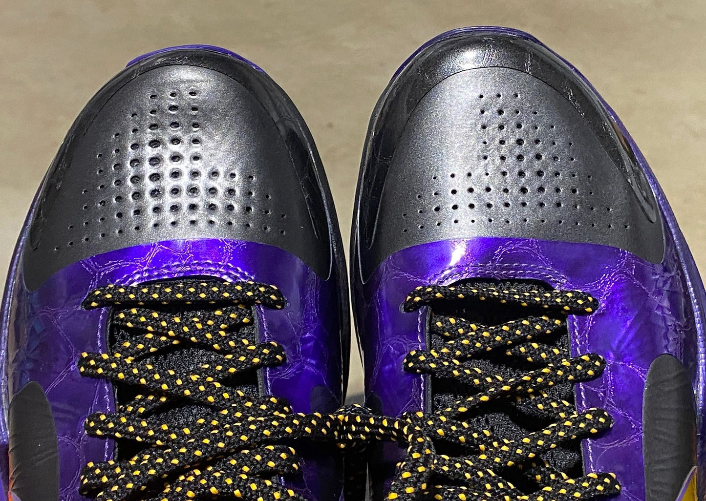 Nike Kobe V 5 Lakers 2010 Sample Size 9 New